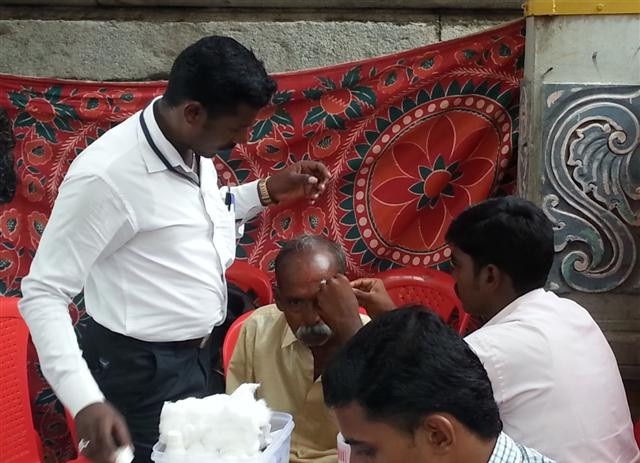25-Aug-2014-Free First Aid Camp @ Veeraraghavar Temple-Tiruvallur-9