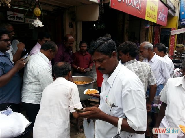 16-Sep-2014-President Bday Celeb Briyani Distribution-10