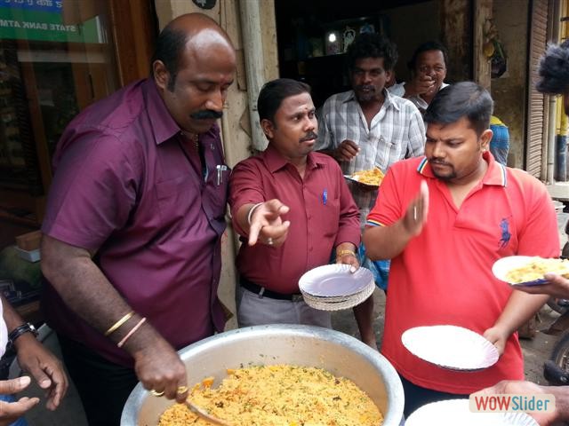 16-Sep-2014-President Bday Celeb Briyani Distribution-11