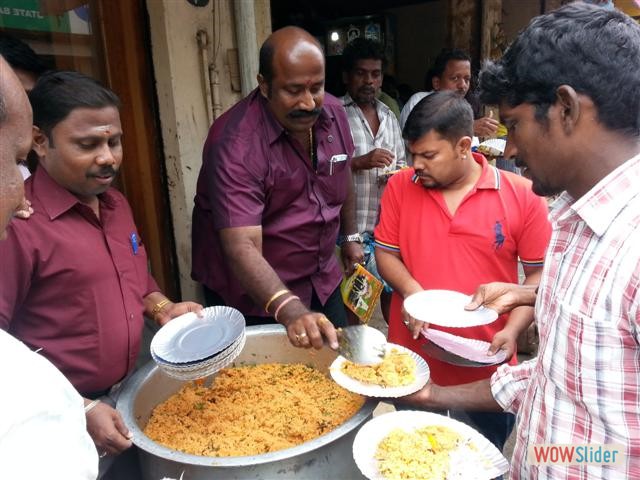 16-Sep-2014-President Bday Celeb Briyani Distribution-12