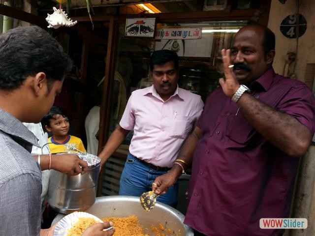 16-Sep-2014-President Bday Celeb Briyani Distribution-24