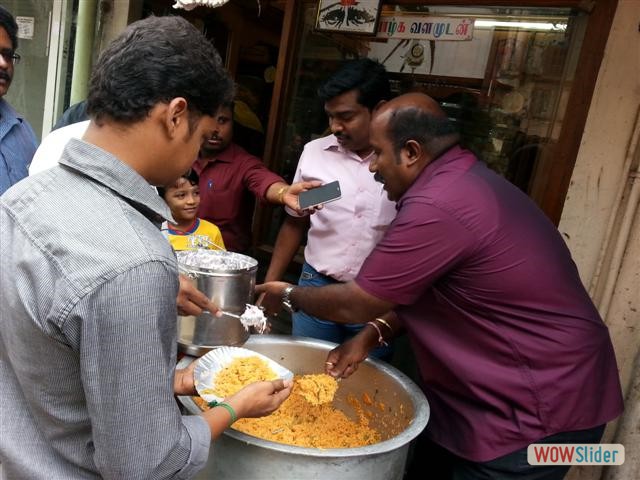 16-Sep-2014-President Bday Celeb Briyani Distribution-25