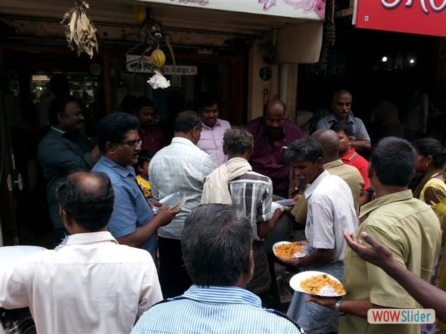 16-Sep-2014-President Bday Celeb Briyani Distribution-29