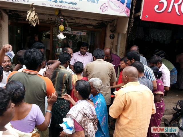 16-Sep-2014-President Bday Celeb Briyani Distribution-32