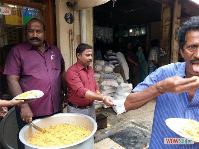 16-Sep-2014-President Bday Celeb Briyani Distribution-5
