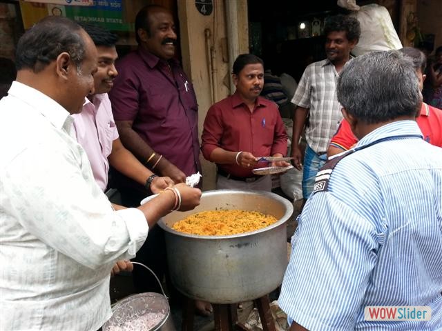 16-Sep-2014-President Bday Celeb Briyani Distribution-7