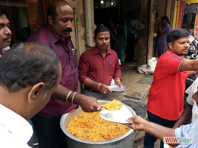 16-Sep-2014-President Bday Celeb Briyani Distribution-9